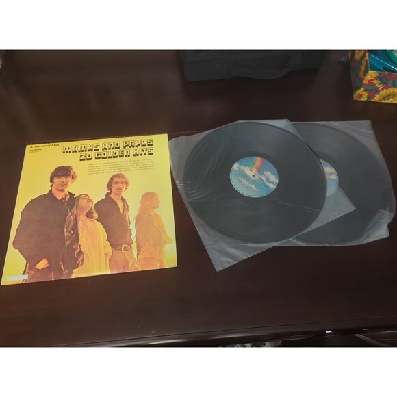 The Mamas & The Papas - 20 Golden Hits Double Vinyl LP - MDS2-50145 - Picture 1 of 2